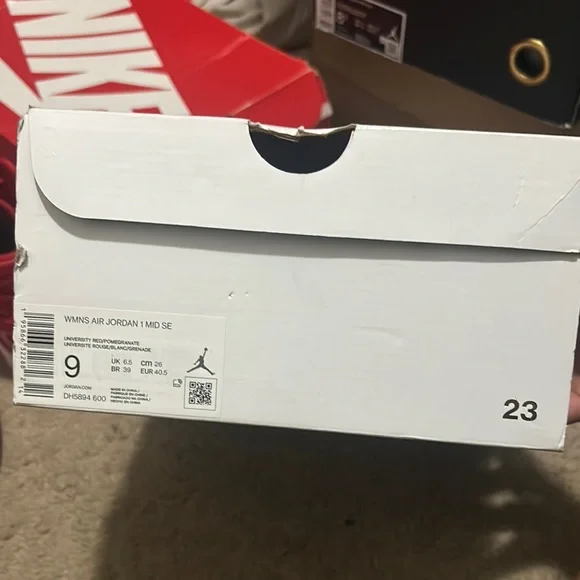 Jordan Red Sneakers High-Top Patent Leather - Picture 13 of 17